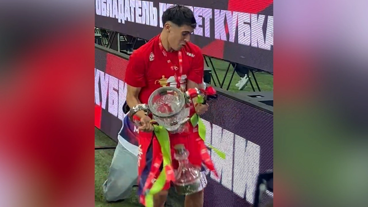 «Спартак» выиграл Кубок России — и тут же его разбил: курьёз на церемонии награждения